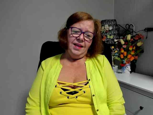 flirty-adele Sex Cam Show