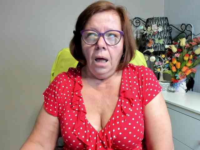 flirty-adele webcam