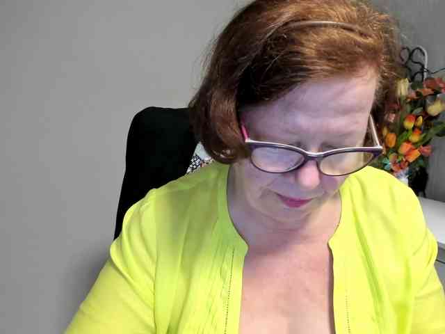 flirty-adele webcam
