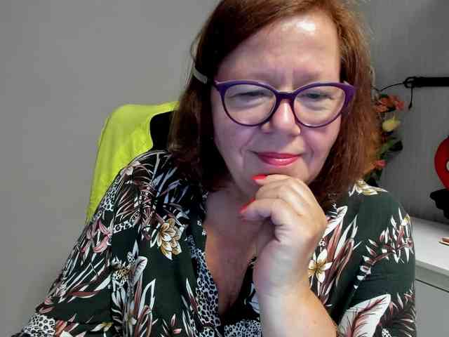 flirty-adele webcam