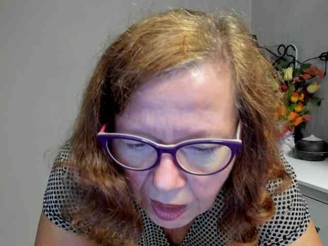 flirty-adele webcam