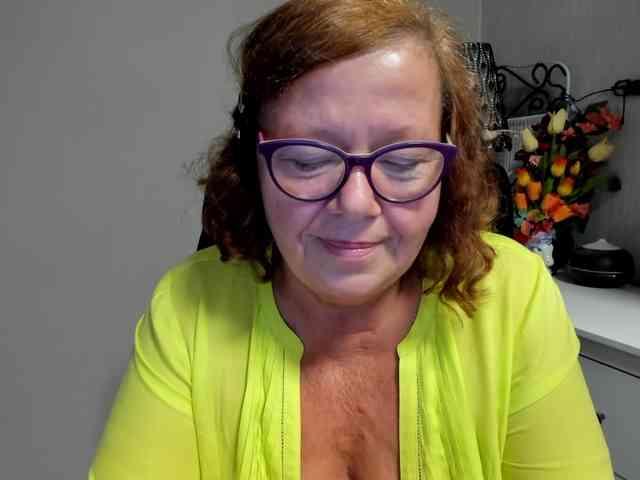 flirty-adele webcam
