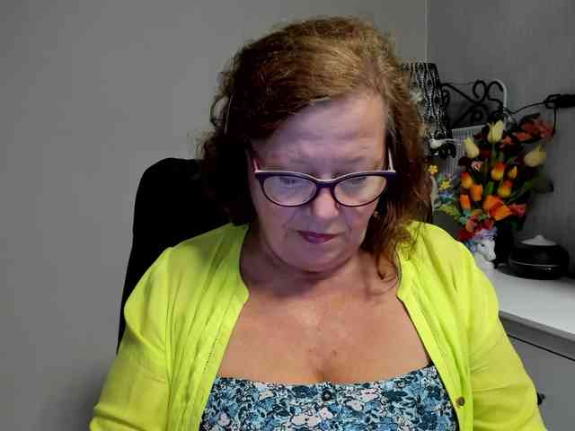 flirty-adele webcam