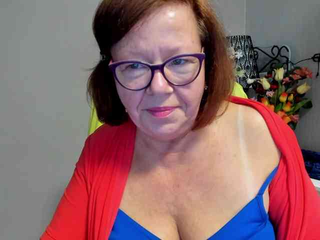 flirty-adele webcam