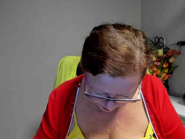 flirty-adele webcam