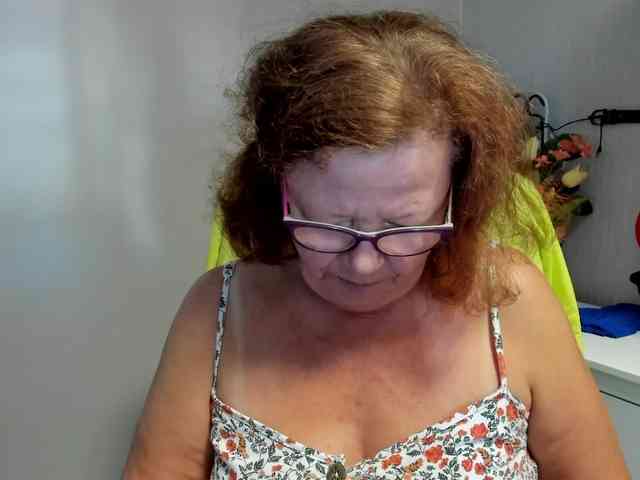 flirty-adele Live Webcam on BongaCams
