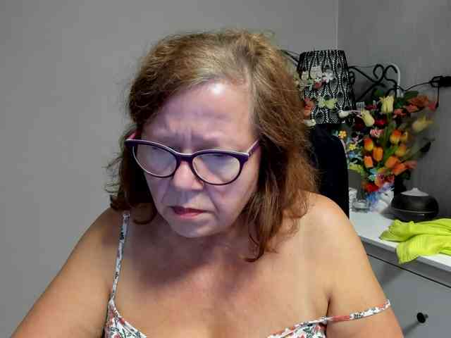 flirty-adele webcam