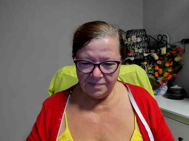 flirty-adele webcam