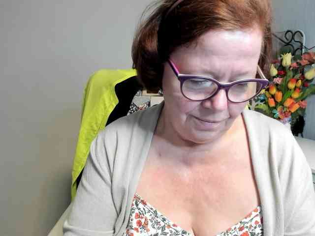 flirty-adele webcam