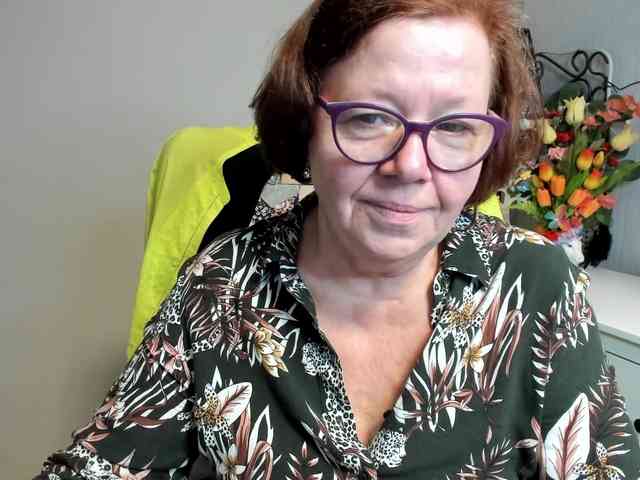 flirty-adele webcam