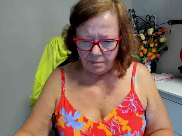 flirty-adele webcam