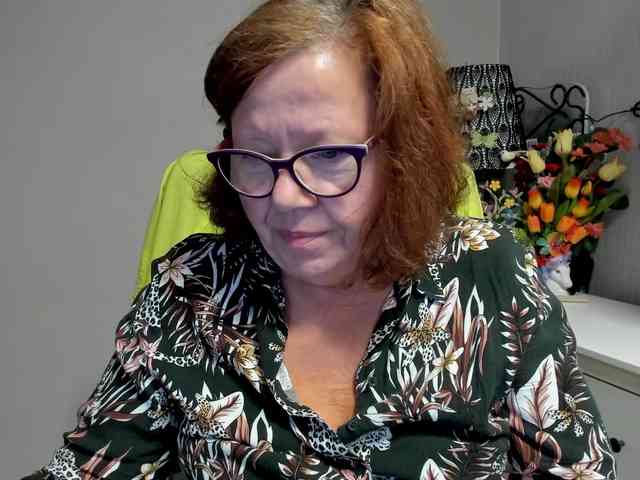 flirty-adele webcam