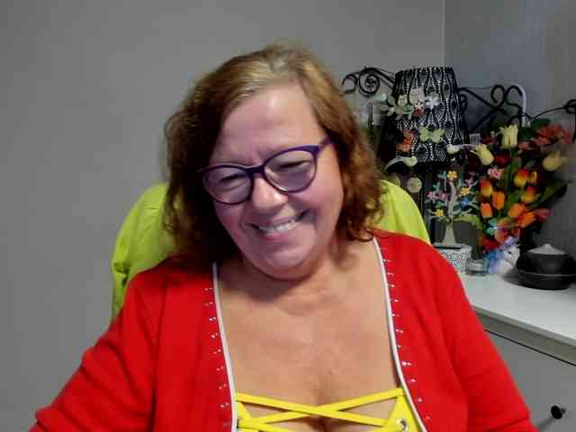 flirty-adele webcam