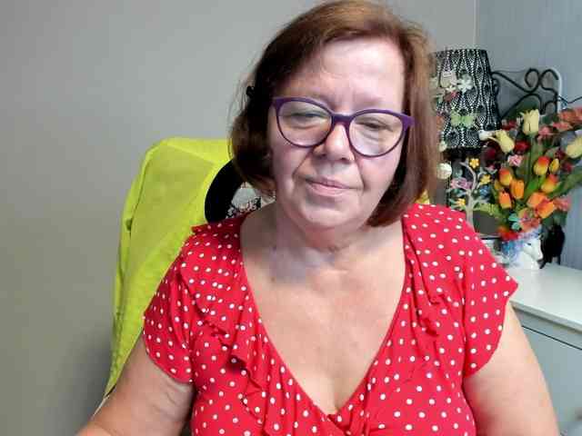 flirty-adele webcam