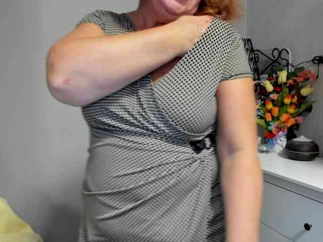 flirty-adele webcam