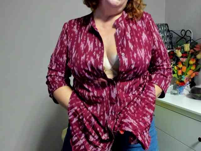 flirty-adele webcam