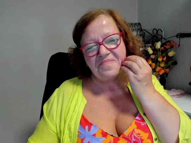 flirty-adele webcam