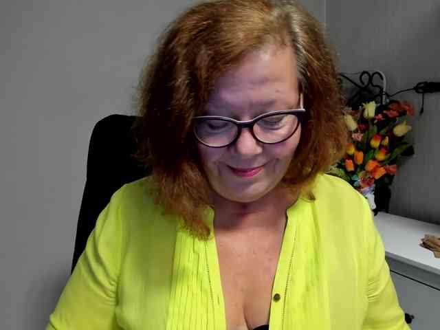 flirty-adele webcam