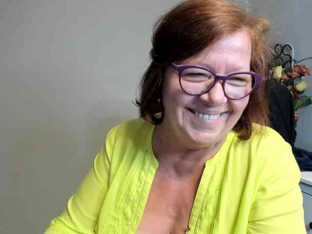 flirty-adele webcam