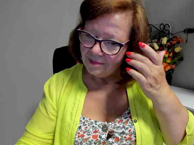 flirty-adele webcam