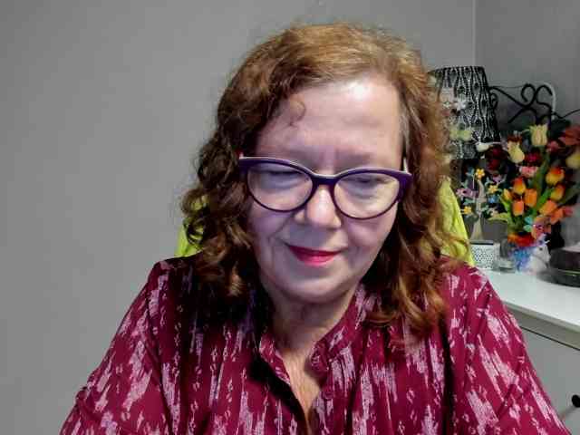 flirty-adele webcam