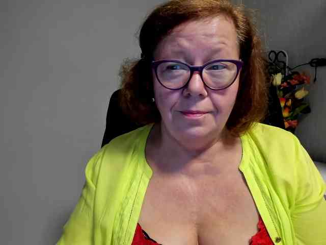 flirty-adele webcam