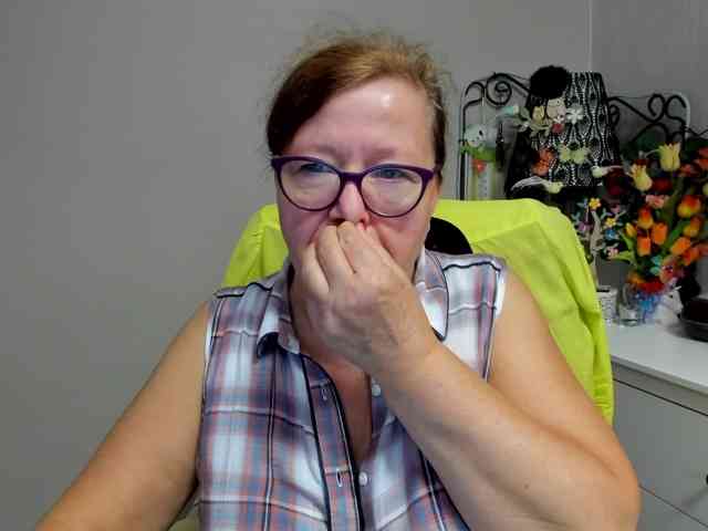 flirty-adele webcam