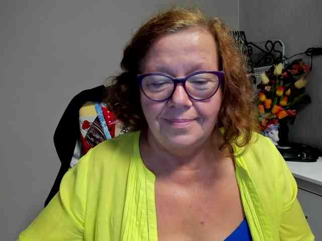 flirty-adele webcam
