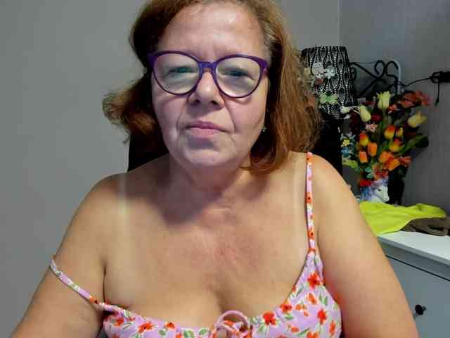 flirty-adele webcam