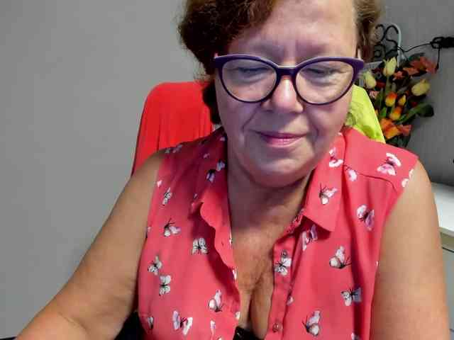 flirty-adele webcam