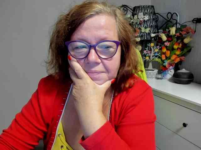 flirty-adele webcam