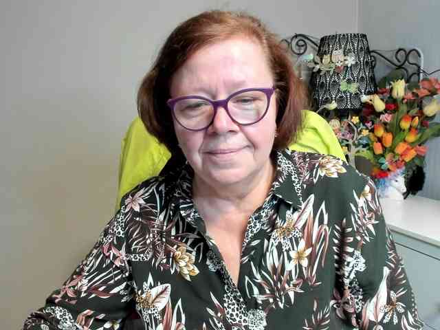 flirty-adele webcam