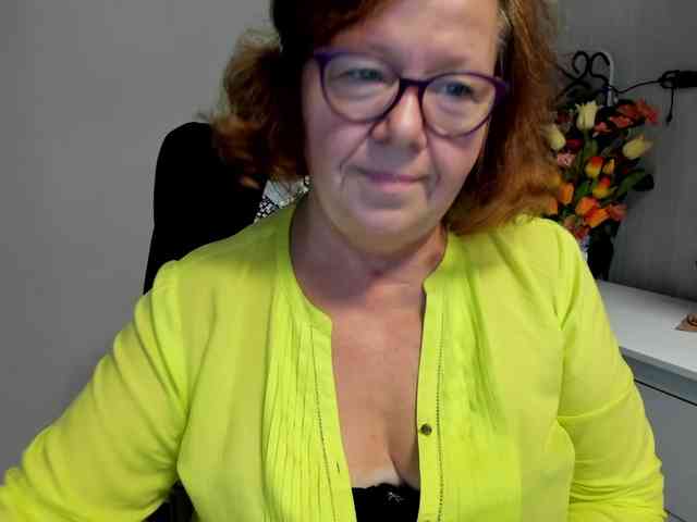flirty-adele webcam