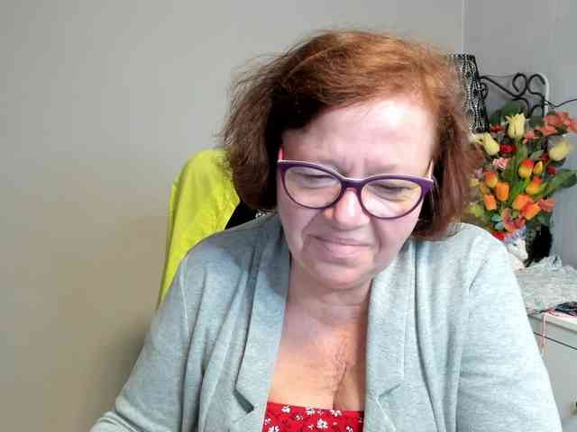 flirty-adele webcam