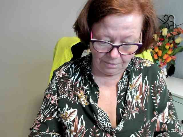flirty-adele webcam