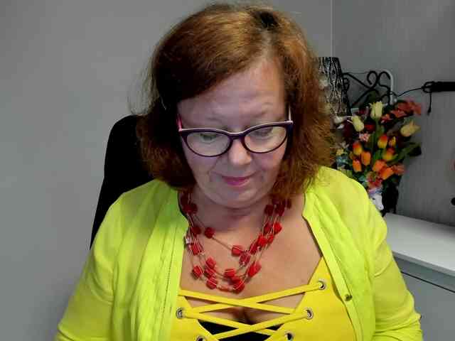 flirty-adele webcam