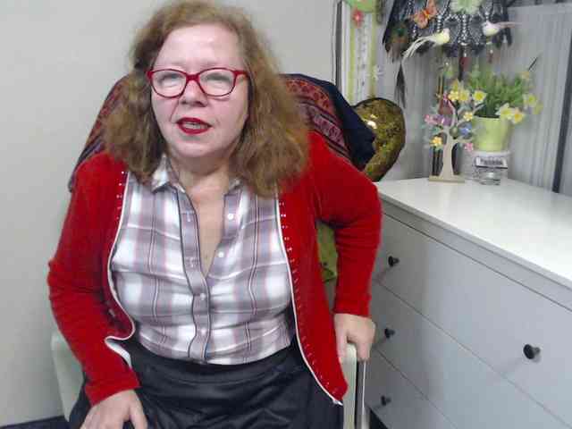 flirty-adele bongacams