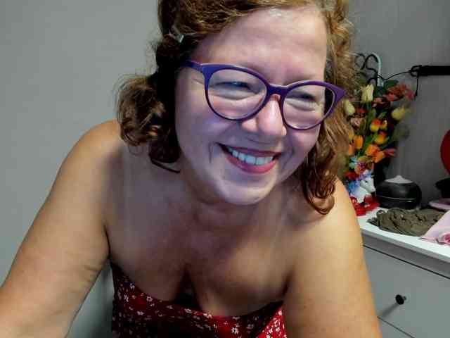 flirty-adele webcam