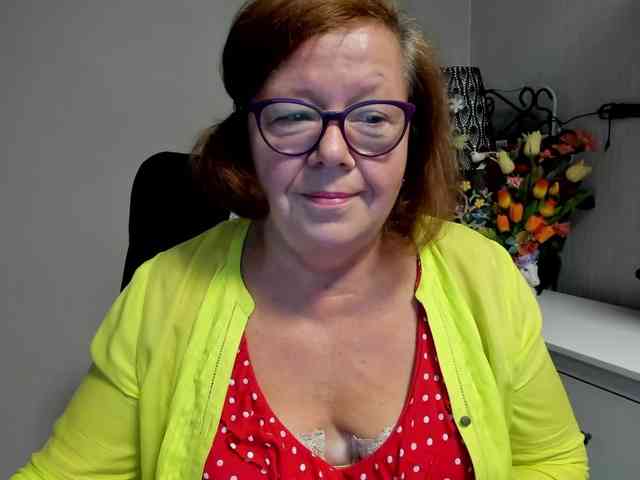 flirty-adele webcam