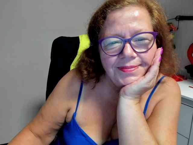 flirty-adele webcam
