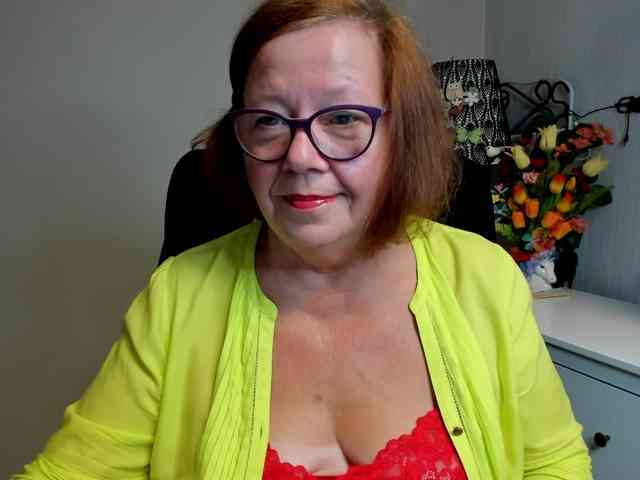 flirty-adele webcam