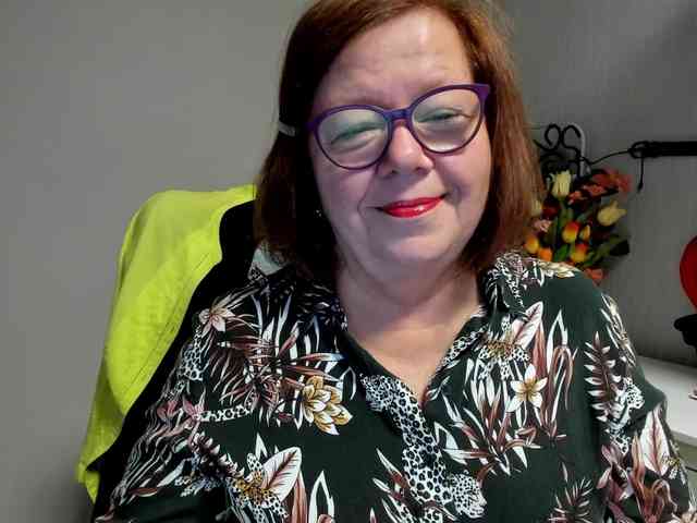 flirty-adele webcam