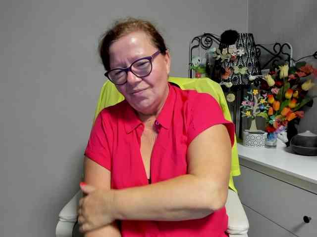 flirty-adele webcam