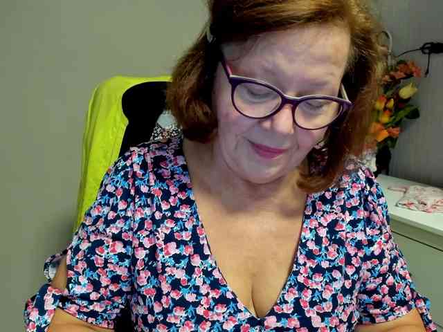 flirty-adele webcam