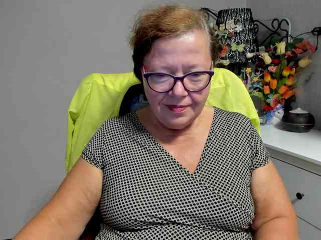 flirty-adele webcam