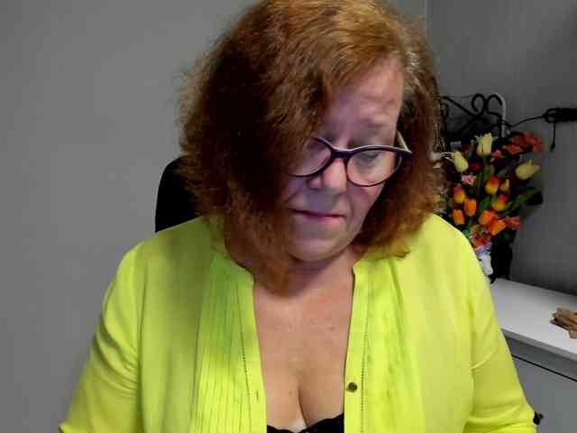 flirty-adele webcam