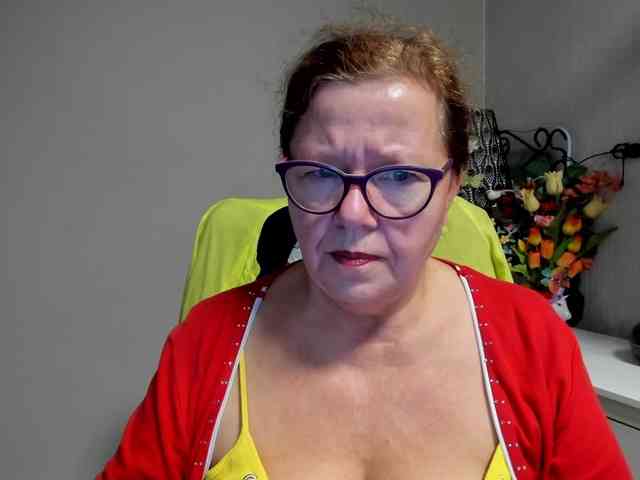 flirty-adele webcam