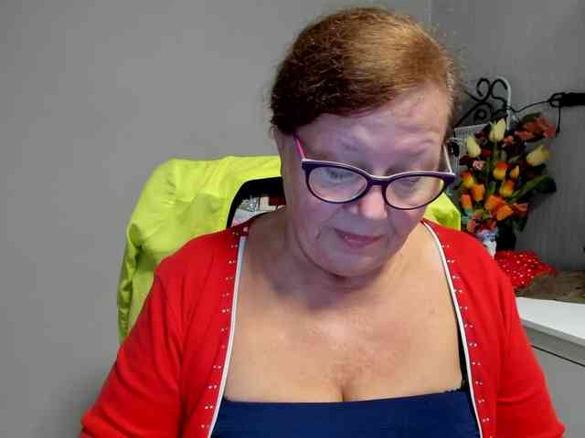 flirty-adele webcam