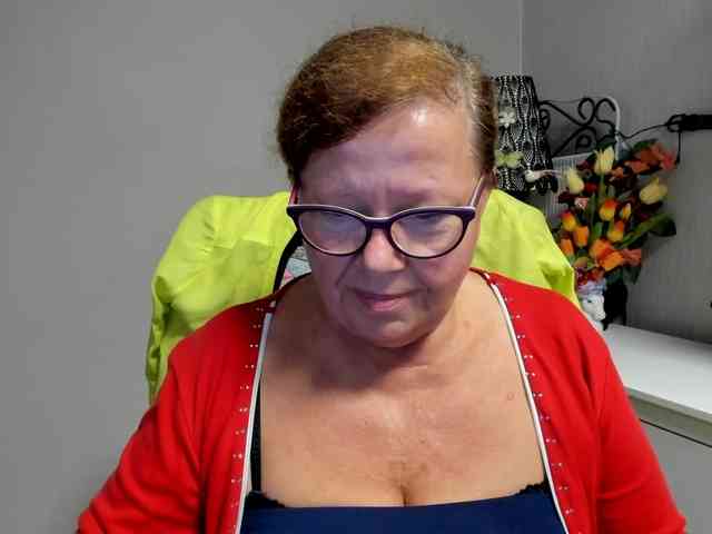 flirty-adele webcam