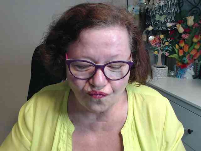 flirty-adele webcam